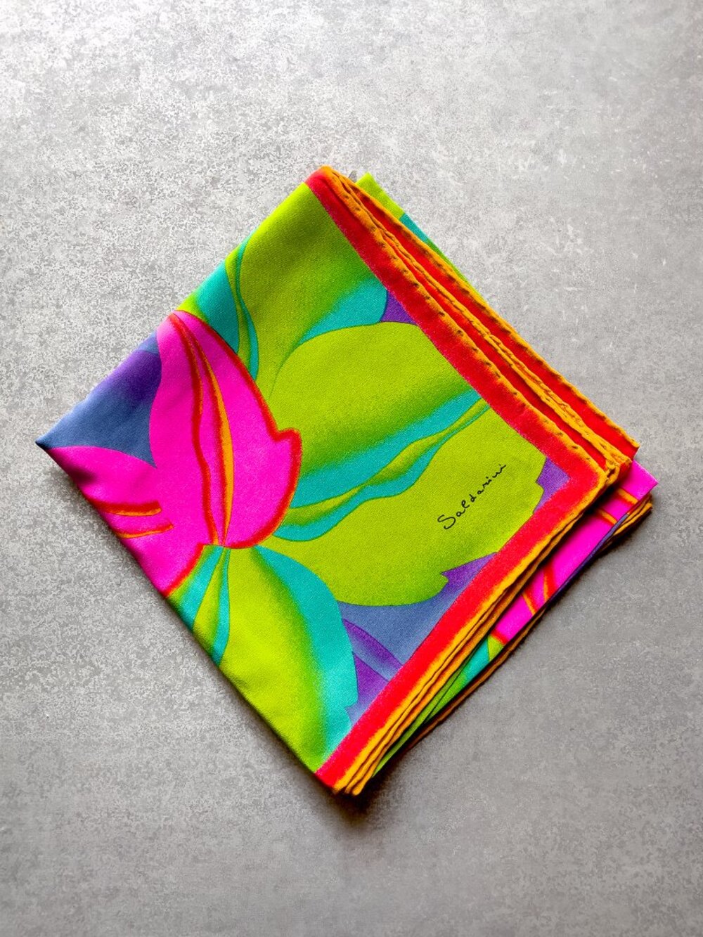 Vintage Saldarini Silk Scarf – Bold & Vibrant Floral Design - Picture 2 of 7